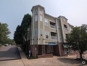 Building Photo - 7009 Lenox Village Dr