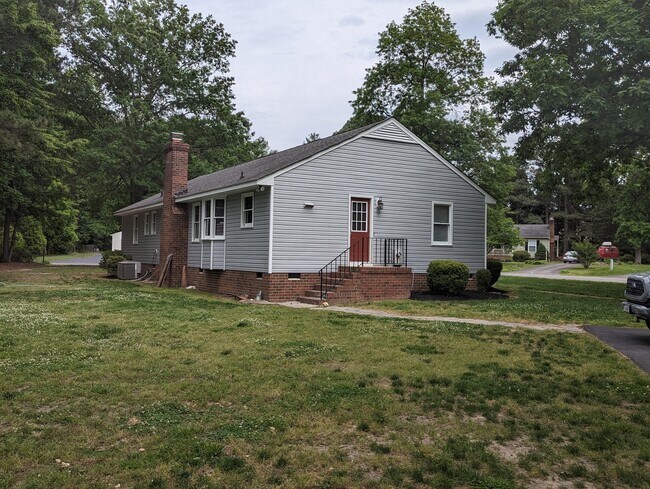 Foto del edificio - 8296 Briarthorn Ct