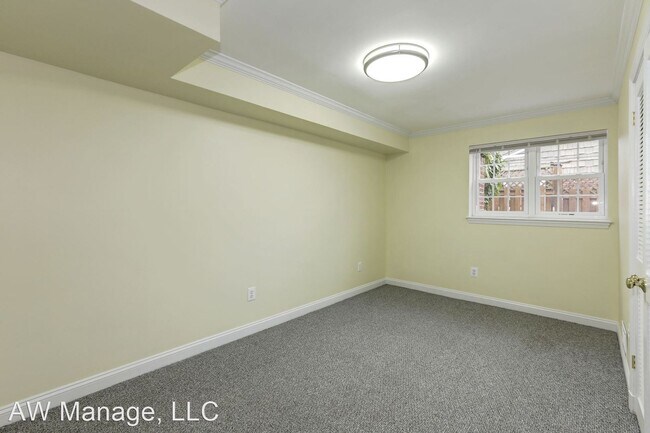 Building Photo - 3 br, 2 bath House - 9514 Pin Oak Dr