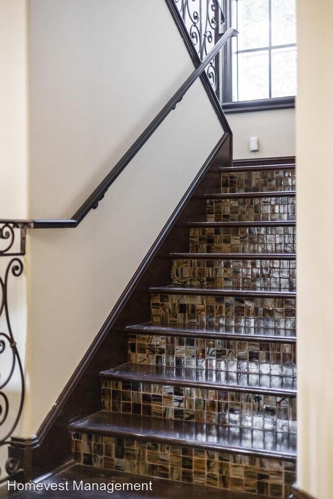Foto del edificio - 6 br, 4 bath House - 1824 Harland Park Drive