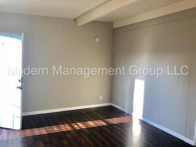 Building Photo - Los Angeles County 1 bed Apt $1350
