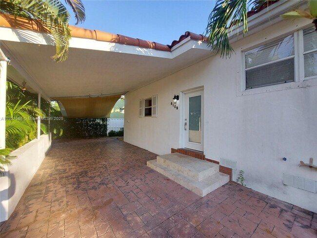 Building Photo - 8105 SW 17th Terrace