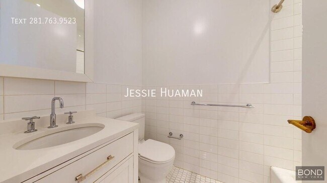 Foto del edificio - 452 Broome St