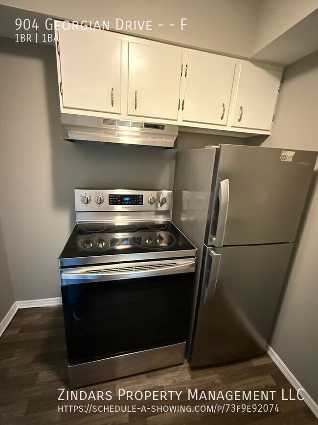 Foto del edificio - 904 Georgian Dr