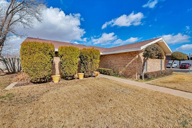 Foto del edificio - 1800 W 23rd St
