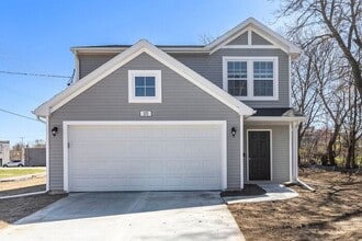 Building Photo - 510 Homewild Ave