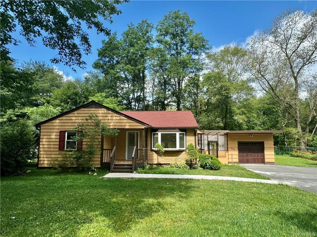 Primary Photo - 401 Neversink Dr