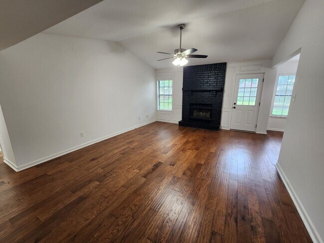 Foto del edificio - 41 Oak Forest Loop