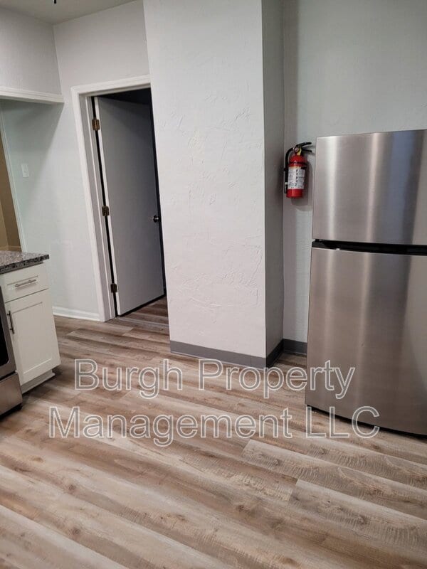 Building Photo - 2607 Voelkel Ave