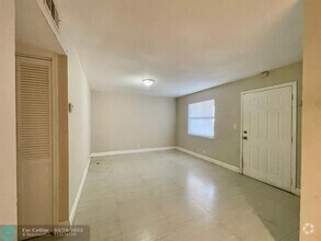 Building Photo - 607 NE 29th Dr