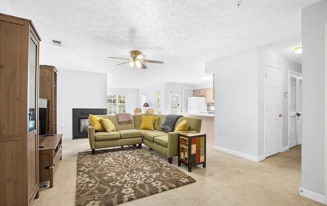 Foto del edificio - Stunning spacious 2 bedroom 2 bathroom unit