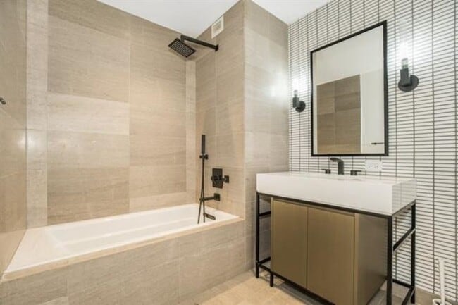Foto del edificio - 2 Shore Ln
