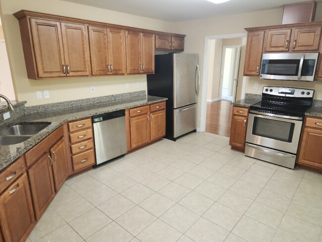 Foto del edificio - 7785 Briarcreek Rd N