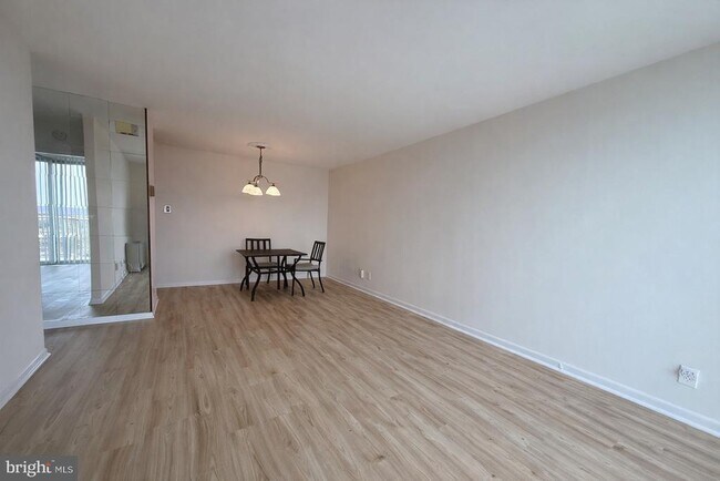 Foto del edificio - 301 N Beauregard St