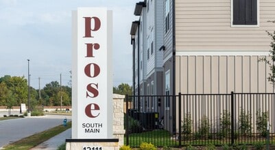 Building Photo - 12111 S Main St