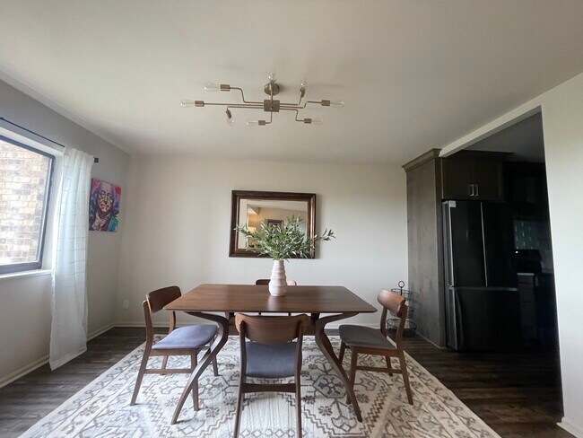 dining - 5904 Mount Eagle Dr