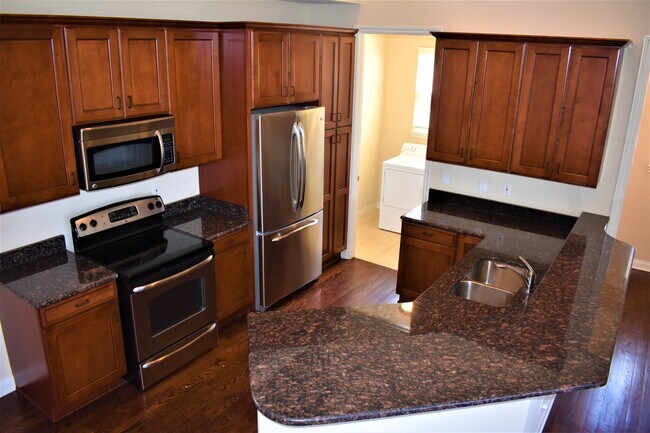 Building Photo - 4271 Bennett Park Cir