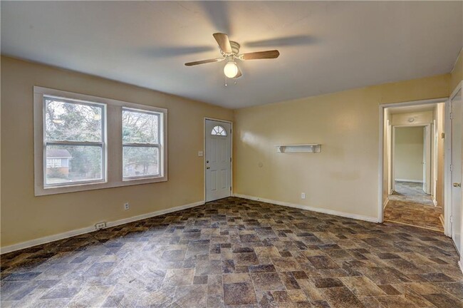 Building Photo - 2477 Thrasher Ave