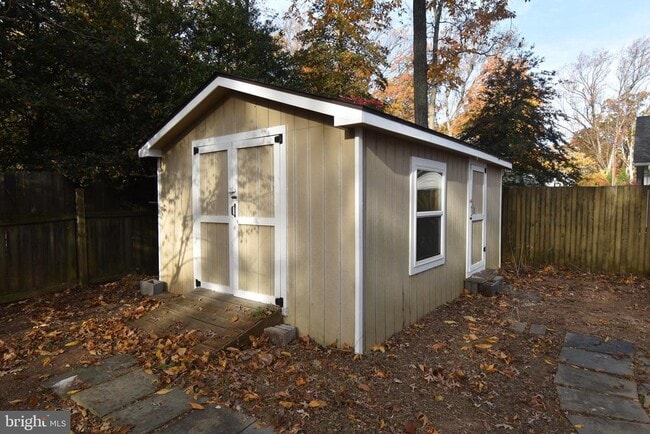 Foto del edificio - 2622 Shelby Ln