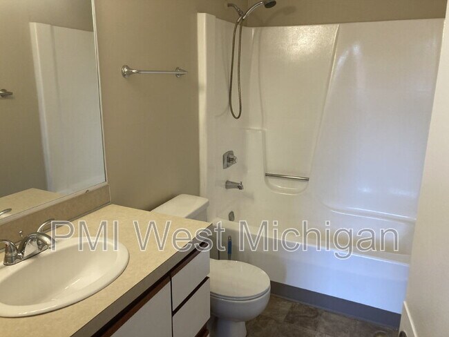 Foto del edificio - 6063 In the Pines Dr SE