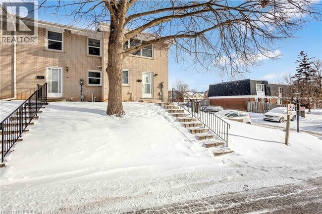 Building Photo - 273 Elgin St