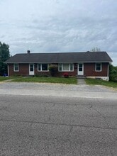 Building Photo - 902 Palmer Dr