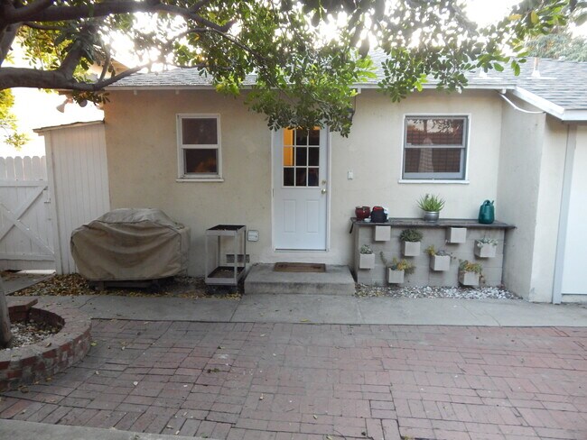 View of Backdoor from backyard - 1000 Arroyo Dr