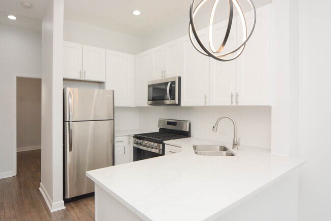 Foto del edificio - 2434 W Moffat St