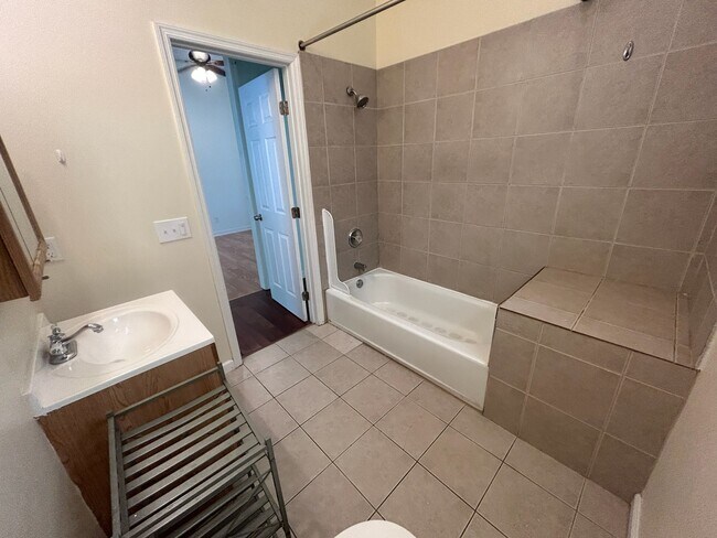 Foto del edificio - 2223 Whitaker St