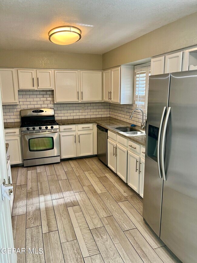 Foto del edificio - 2009 Ralph Janes Pl