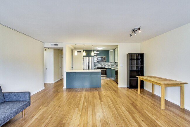 Foto del edificio - 6301 N Sheridan Rd