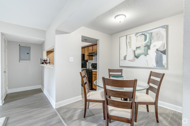 Douglas - Dining Room - Devonwood Apartment Homes