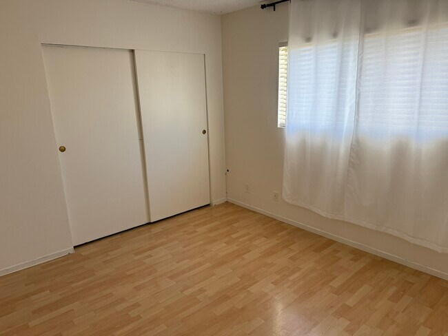 Foto del edificio - 728 W 16th St