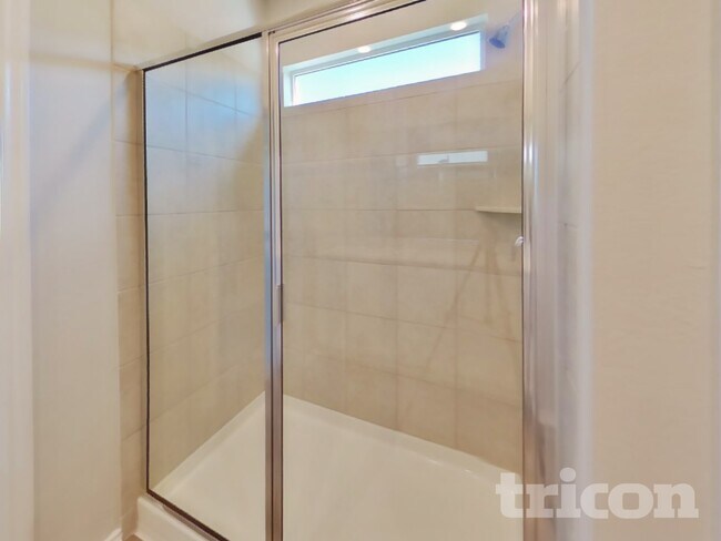 Building Photo - 5112 Saddle Clb Dr