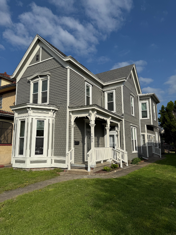 Primary Photo - 1603 E Oak St