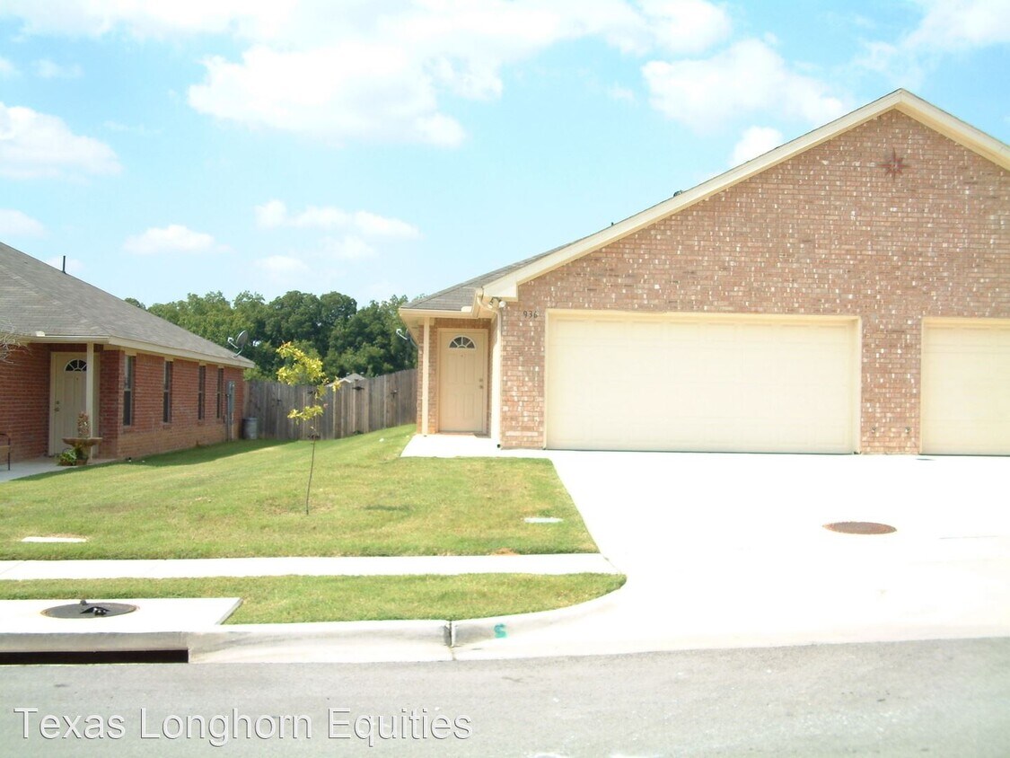 936 Sylvia St, Weatherford, TX 76086 Room for Rent in Weatherford, TX