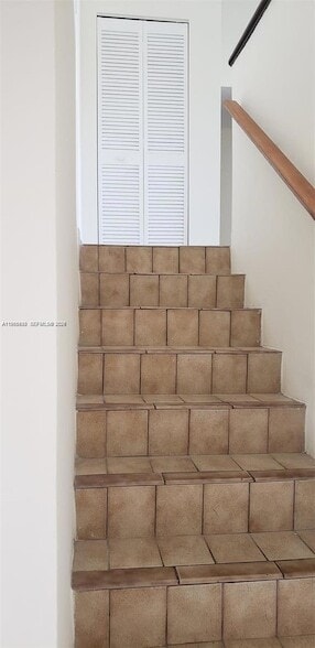 Foto del edificio - 10221 Fontainebleau Blvd