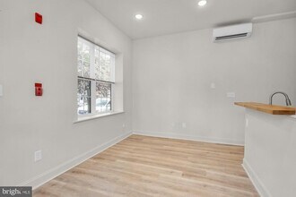 Building Photo - 2046 E Huntingdon St