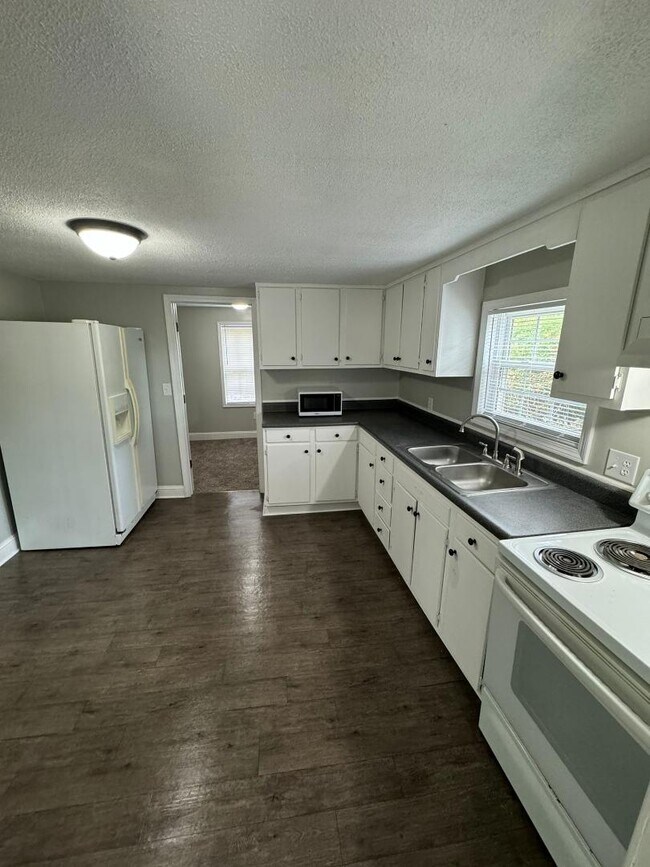 Building Photo - 108 Rice Ct