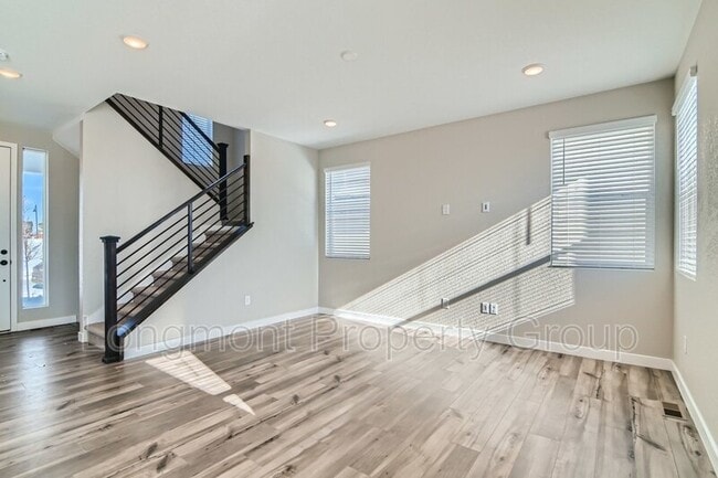 Foto del edificio - 5380 Sanctuary Ave