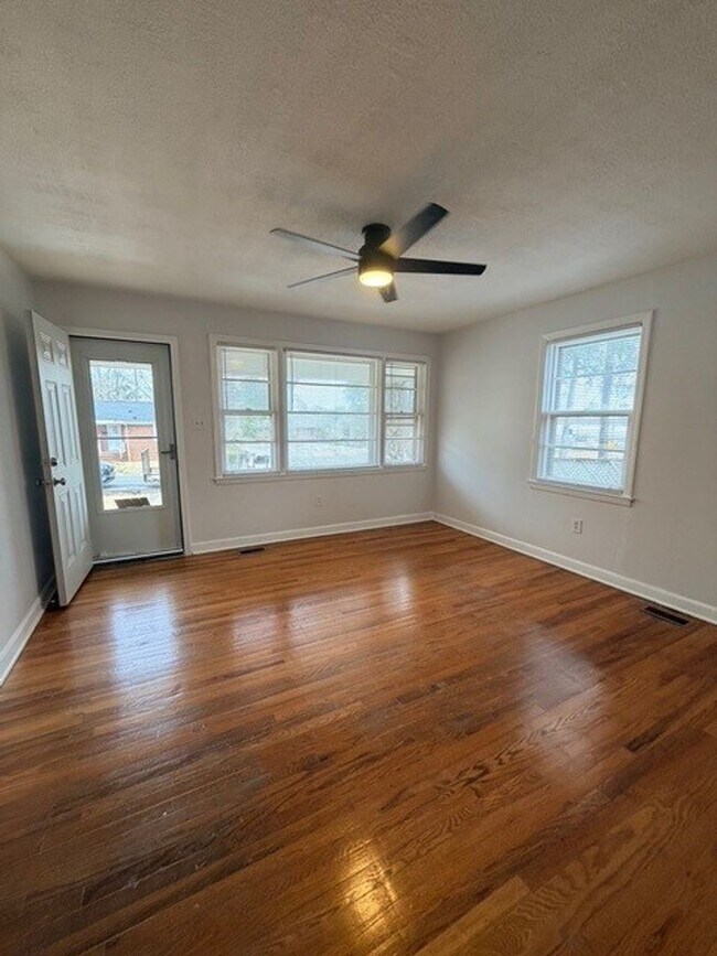 Foto del edificio - 1318 Lincoln Ave