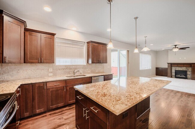 Foto del edificio - Amazing 4bed/2.5bath with Den in Kent, WA!
