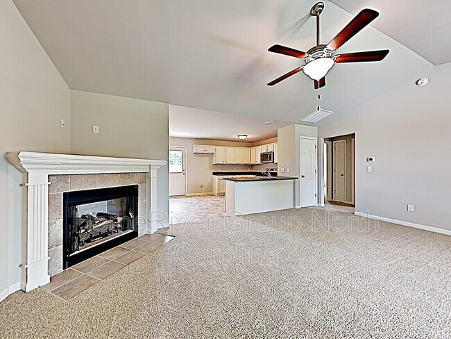 Building Photo - 16 Willow Ridge Cir