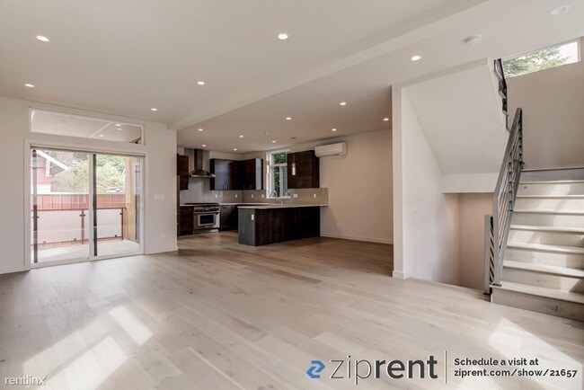 Building Photo - 3 br, 3 bath House - 718 North 49th Street...