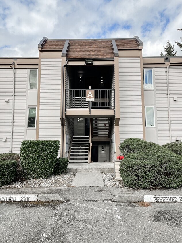 Primary Photo - 14650 NE 32nd St
