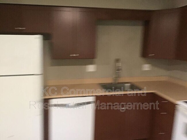 Foto del edificio - 9213-9219 E 54th Terrace