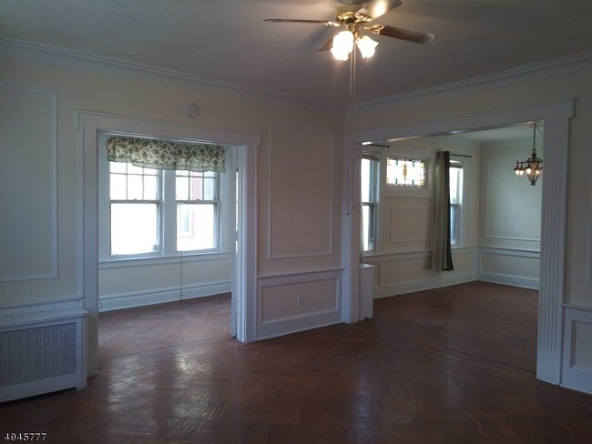 Building Photo - 711 Stuyvesant Ave