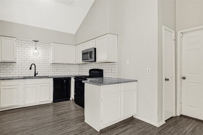 Building Photo - 8111 Furlong Ln