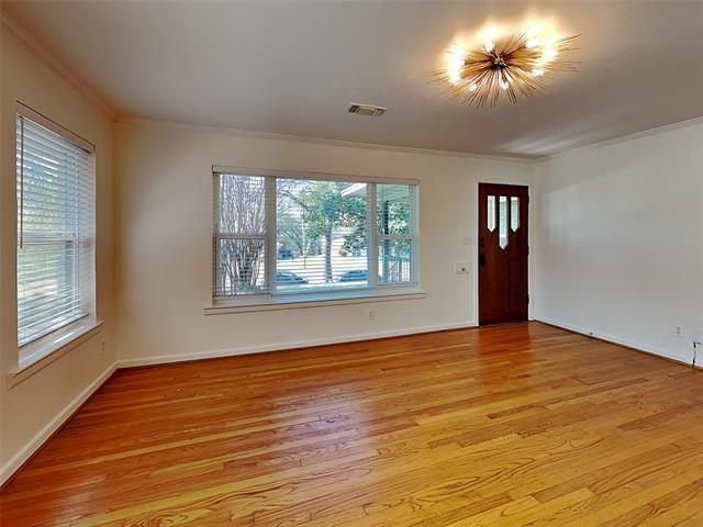 Foto del edificio - 2102 Elmwood Blvd