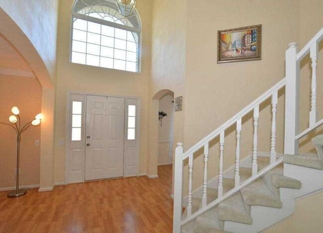 Photo - 1st suite with full bath! House